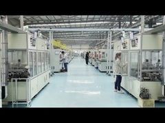 L'usine de roulement à billes à rainures profondes est en train de traiter et de produire